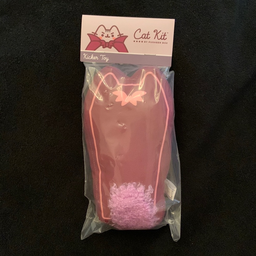 Pusheen Cat Kit Halloween Vampurr Coffin Shaped cat kicker toy NWT